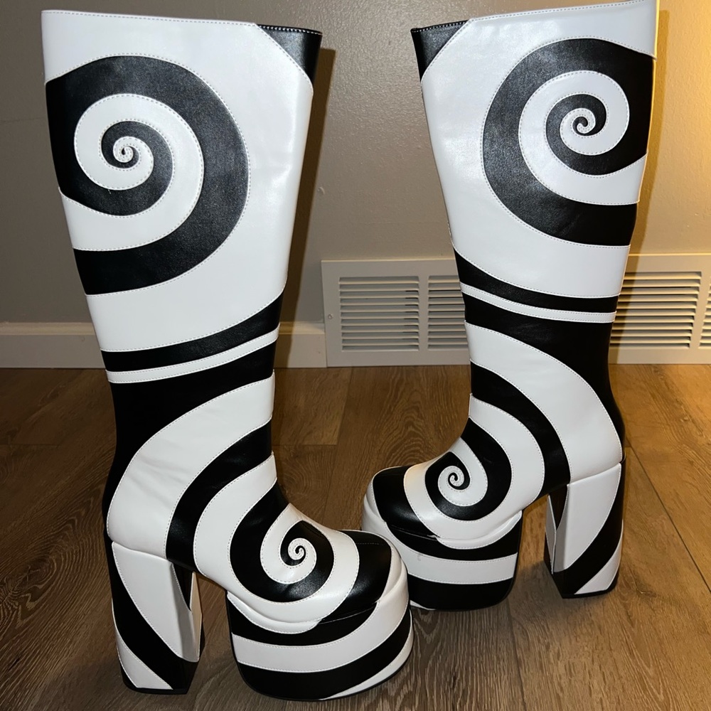 Current Mood Noir How Sweet It Is Platform Trippy Boots